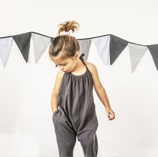 https://img-va.myshopline.com/image/store/2000283284/1677573945881/Cute-Slouchy-Backless-Jumpsuit-(5).jpeg?w=800&h=800